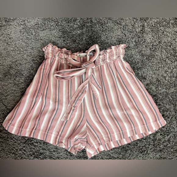 Hollister California pink white ultra high-rise elastic waist pull-on shorts XS - Picture 3 of 15